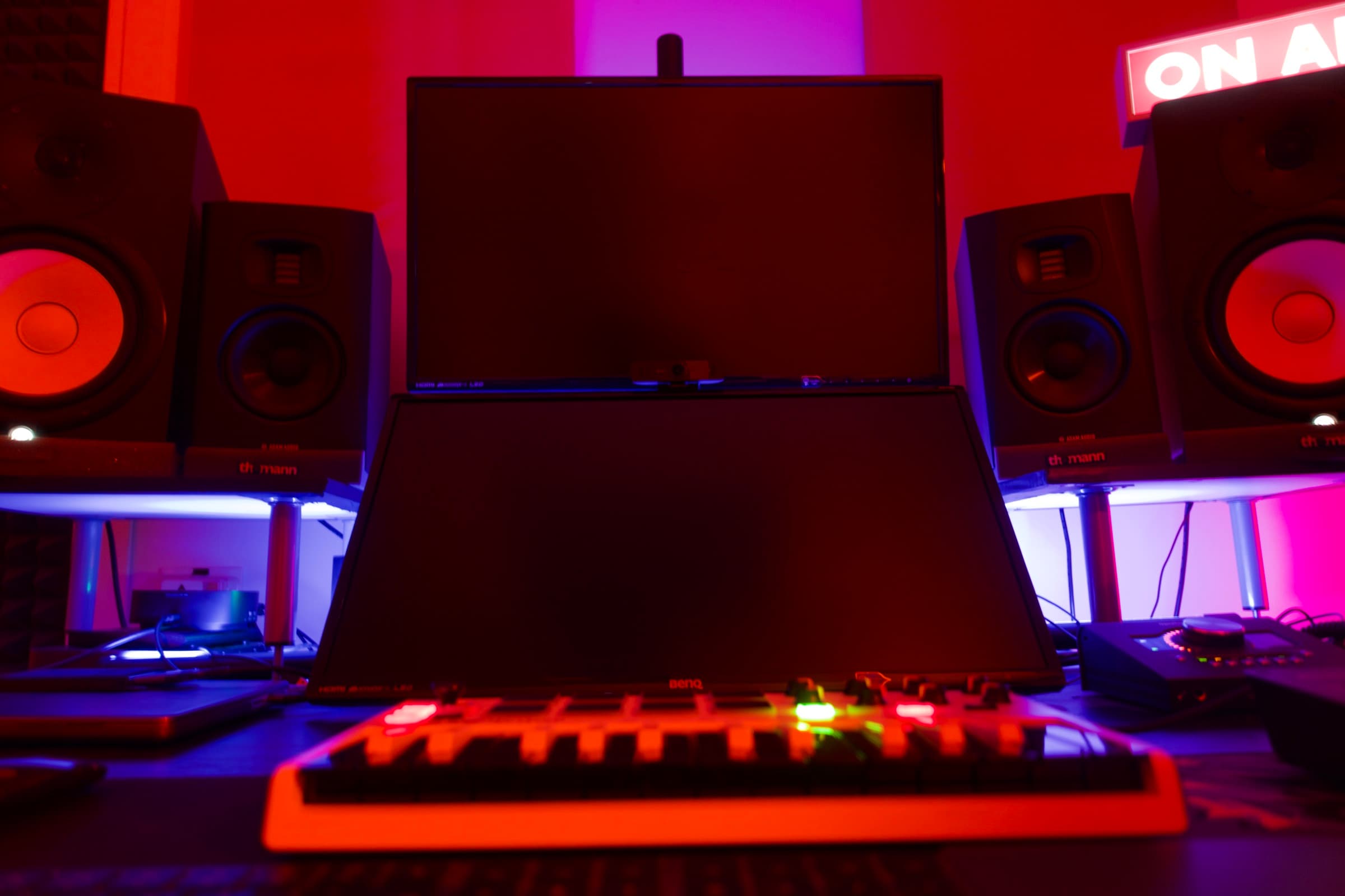 Interno dello studio SOS Media Lab